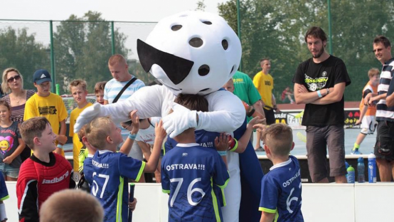 Uspořádali jsme mezinárodní turnaj mládeže OpenAir florbal Karviná 2018